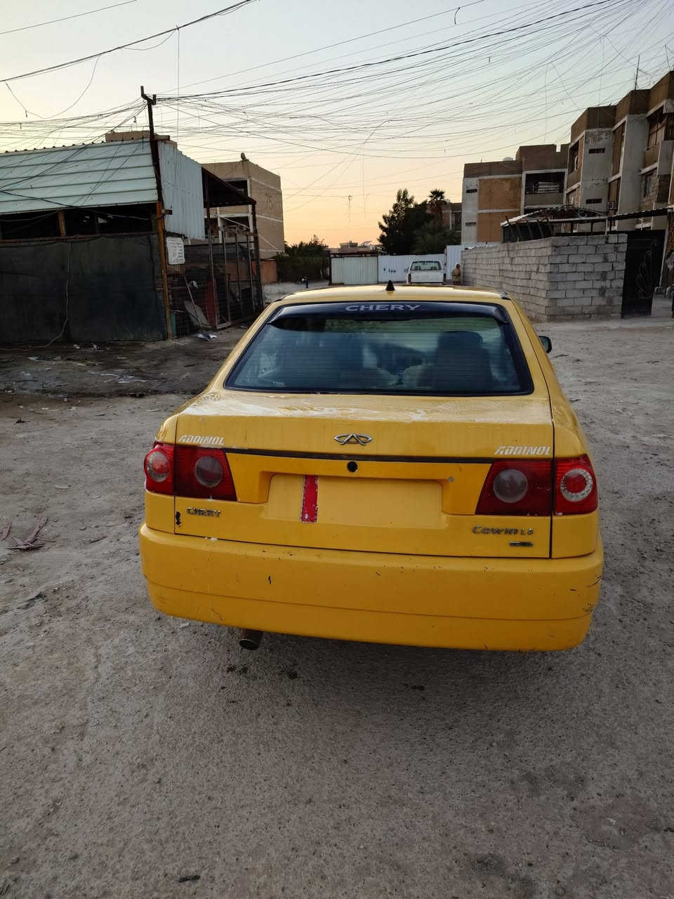 سلام عليكم
شيري كوين 2010
السياره كير و ميكينه مكفولات
كهربائيات كلها شغاله 
تبريد ثلج ❄
مناقصها اي شي كبل للشارع 
السعر 25  وبيها مجال بسيط 
بغداد 
المحموديه 
***********
***********
