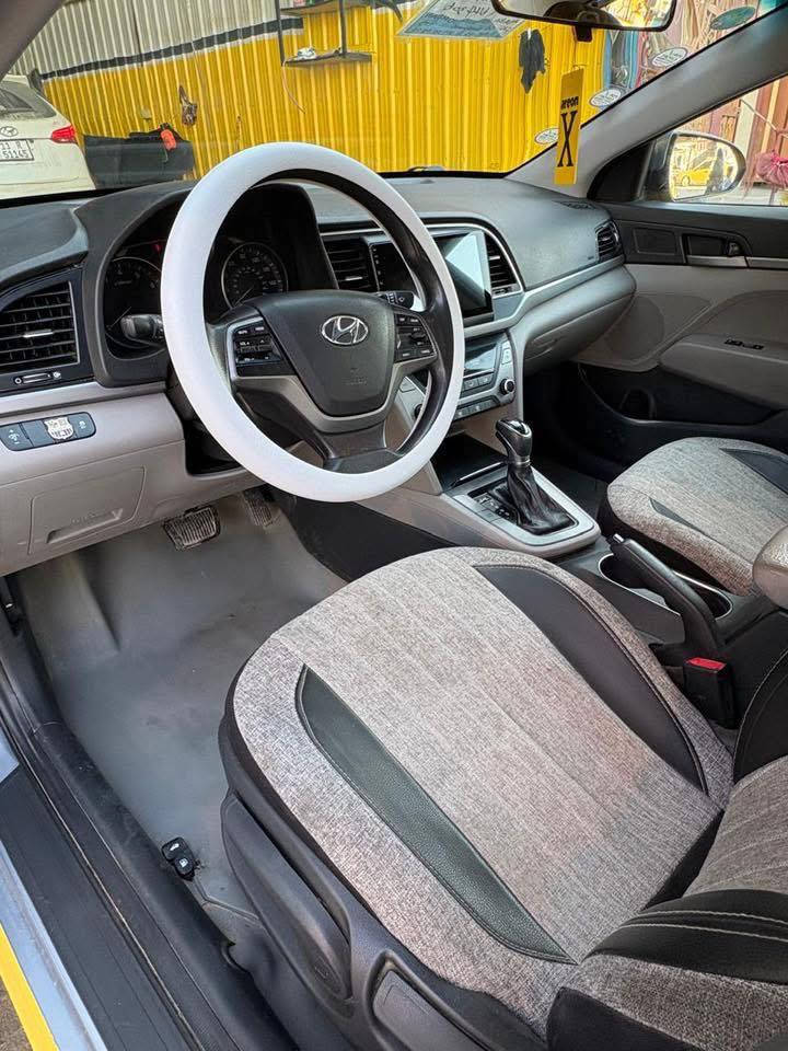 🔥 للبيع — سيارة نظيفة جداً 🔥
هيونداي النترا 2017 للبيع بحالة ممتازة، استخدام شخصي ونظيفة جداً، مكفولة 

✔️ الموديل: 2017

✔️ النوع: Hyundai Elantra

الضرر سطحي خفيف جاملغ ايمن خلفي بدون دواخل

✔️ ناقل الحركة : أوتوماتيك - عادي

✔️ 3 وضعيات القيادة :aco - normal - sport 

✔️ الممشى: 99 ألف ميل

✔️ محرك 2000 دوش 🔥

✔️ داخلية نظيفة جداً

✔️ تبريد - تدفئة : بحالة جيدة جداً

✔️ الحدادية : جيدة جداً

       لمعرفة السعر الاتصال ع رقم ***********

مكان السيارة الموصل
