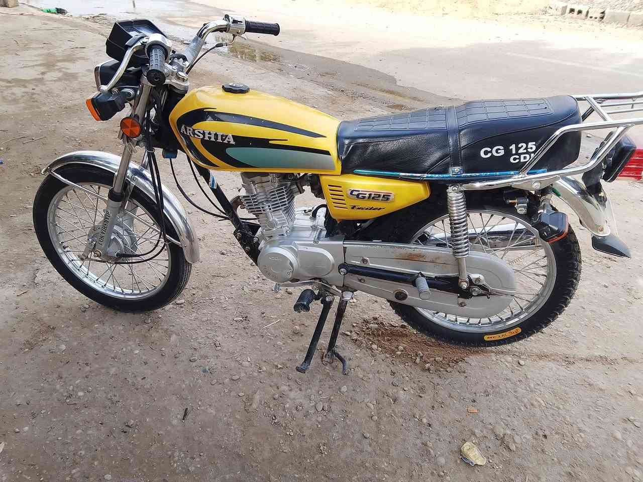 سلام عليكم دراجة للبيع ارشه موديل 2024اوراق اصولي دراجه ما متعوبة ونضيفة حيل نقصهة بس لكهربائيات يرادلهن ترتيب مكينة خير من الله كشر شوفت عينك متواجد خاص السعر 600وبيه مجال


**إذا كنت صاحب هذا الإعلان وتريد حذفه لأي سبب، رجاءا أرسل رسالة إلى الدعم الفني**