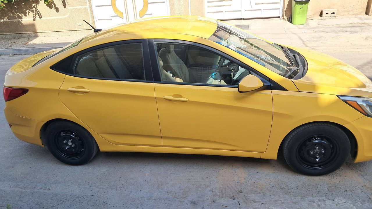 سلام عليكم .
اكسنت امريكي ٢٠١٦ 
١٦٠٠ gdi 
السونار مرفق 
ب اسمي مصفره هيئه ..
حي الجهاد بغداد 
***********
