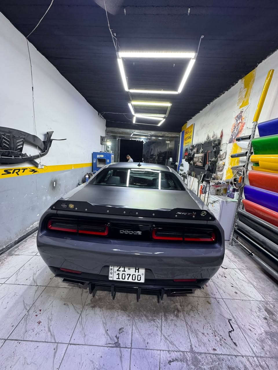⸻

🔥 للبيع دودج تشالنجر سكات باك 392 فل أوبشن 🔥

🚗 الموديل: 2017
🐝 الفئة: Scat Pack 392 (فل أوبشن)

✅ محرك 6.4 HEMI V8 بقوة 485 حصان وعزم 475 lb-ft.  
ماشي ١٢٠ الف كيلو متر 

المواصفات:

* فل أوبشن
* شاشة Uconnect كبيرة 8.4 إنج
* Apple CarPlay و Android Auto
* كاميرا خلفية
* حساسات خلفية
* تشغيل بصمة + دخول ذكي
* كشنات جلد و كنتارة 
* نظام قيادة Sport / Track
* فرامل Brembo
* جنوط 20 إنج
* دبل إكزوز رياضي
* كروز كنترول
* مكيف ثنائي التحكم
* السيارة نظيفة جدًا ربع مصرف مابيها ادامة و بلكات و نوزلات و حدادية و بوليش كلة جديد .  
مكان كركوك 
سعر ١٦٩ 
***********
