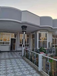 بيت طابقين  المساحه ٣٠٠ متر يتكون الطابق الاول  من استقبال وهول ومطبخ ...