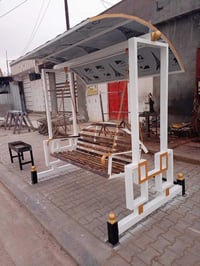 مرجوحة • القائم • ارتفاع مترين وربع