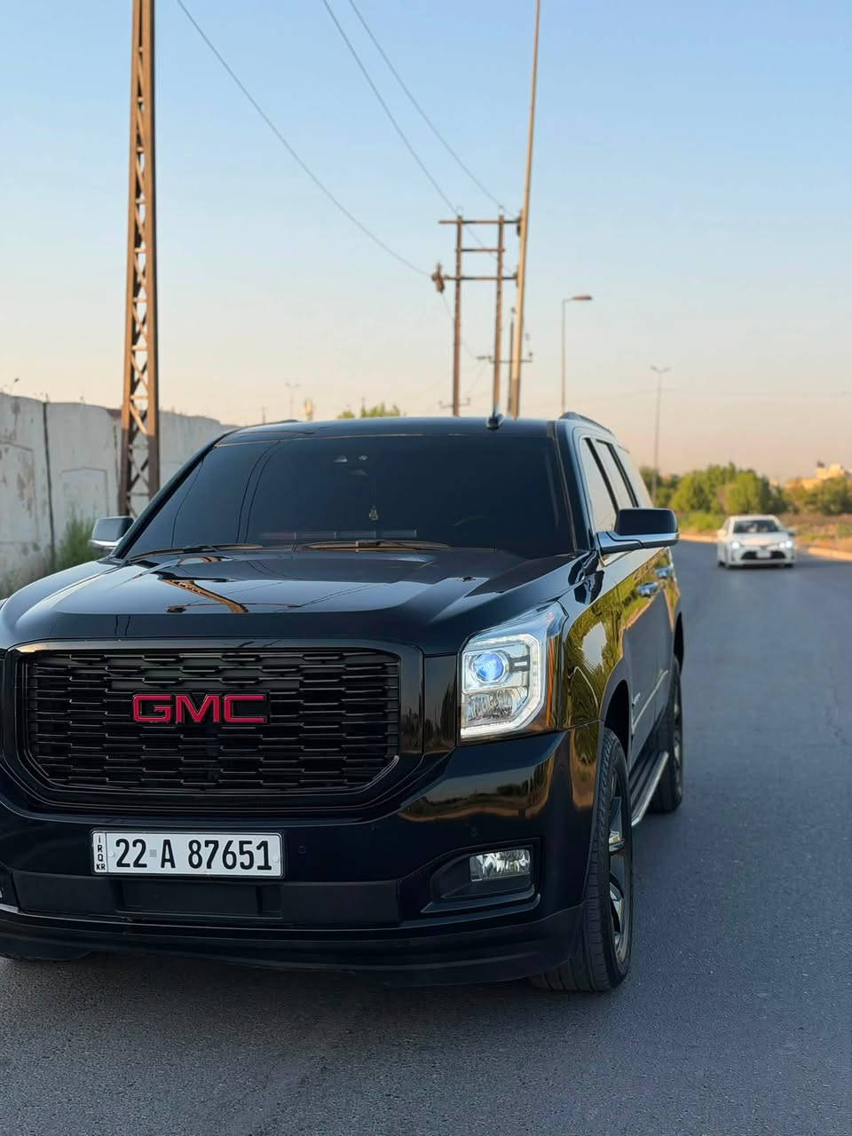 جمسي ( SLT ) فول أعلى مواصفات
موديل :   2018 رقم اربيل 
العداد: 170 
حادثها جاملغ وبنيد وشويه ملاون باب سائق 
حجم المحرك    ٨  سلندر  5300
/ فتحه
/ بصمه تشغيل + بصمة ابواب
/ رادار امامي مانع اصطدام 
/ رادار خلفي
/ رادارت جانبيه ( نقطه عمياء)
/ كشن السائق هزاز  للتنبيه ( مربوط مع الرادار)
/ كامراة دواره مع الاستيرن
/ كشنات جلد 
/ كشنات اماميه كهرباء
/كشنات خلفيه كهرباء
/ كشن السائق خزن ميوري 
كشنات تدفئه + تبريد 
/ استيرن كهرباء
مرايات جانبيه كهربائيه ( شفط) + تعتيم 
فول تحكم استيرن جهتين + ستيرن تدفئة + ستيرن كهرباء
حساسات امامي  خلفي
 لايت زنون
لايت وبك لايت ليد (LED)
شاشه اماميه كبيره 
شاشه عرض خلفيه
تشغيل عن بعد 
سستم صوت اعلى فئه (BOSE)
نظام تحديد مسار ( نظام خطوط الشارع)
السعر: 290   
مكاني بغداد المنصور ‪
***********‬
