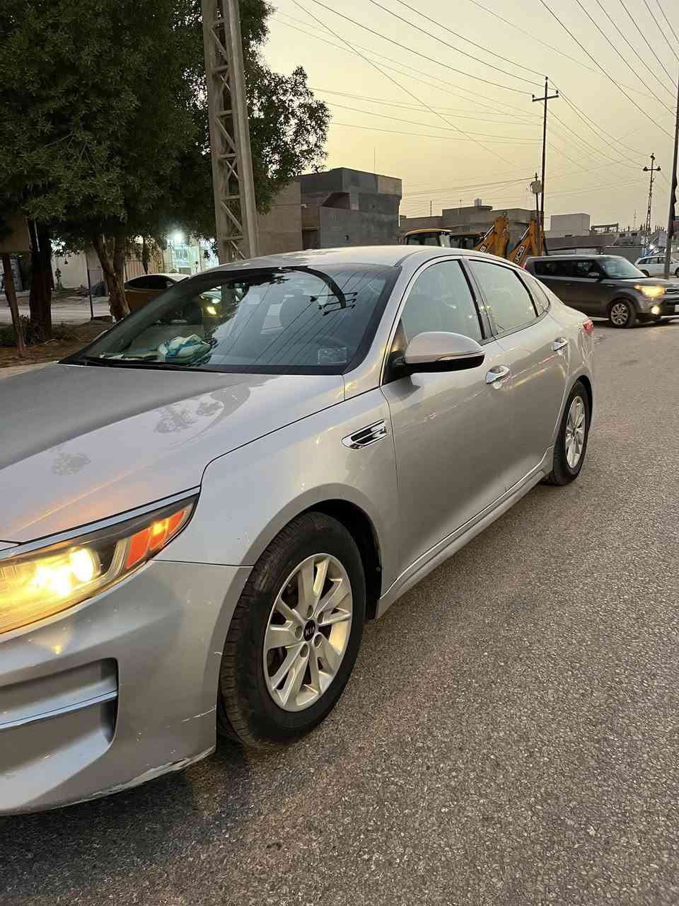 السلام عليكم اوبتيما 2018 رقم كربلاء
وارد امريكي فئة FE (كشن السايق كهرباء شاشة حساسات)وبقية المواصفات المعروفة 
الحادث (4 قطع صبغ)باب عكس السايق وباب السايق والباب خلف السايق والجاملغ الخلفي جهة السايق
السونار وصور الحادث بالمنشور كلشي موضح 
مكان السيارة كربلاء(معارض حي الصناعي معرض جوهرة كربلاء)
السعر 120 وبيه مجال
للأستفسار ***********
