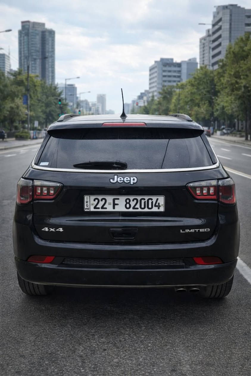 السلام عليكم 
جيب كمباس موديل 2022 
ماشية 50 الف نوع limited 
السعر 135ورقة 
غير قابل للتفاوض
