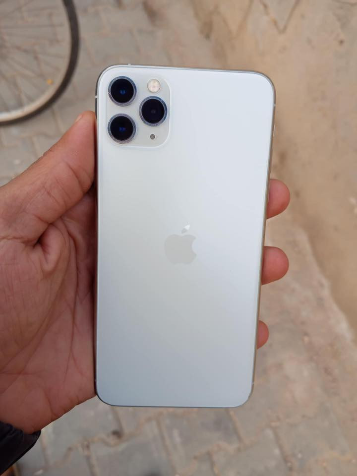 السلام عليكم
آيفون ١١ برو ماكس للبيع أو مراوس بغير جهاز 

ذاكره ٢٥٦ ب١٠٠ مبدله اصليه ومبدل شاشه اصليه مال تفصيخ الجهاز كلش نضيف نموذج M السعر ٣٢٥ وبي مجال ***********
