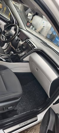 توكسان 2023 خليجيه ماشيه 41 مكفوله السياره بيهه شخط بالباب الصدر موضح ...