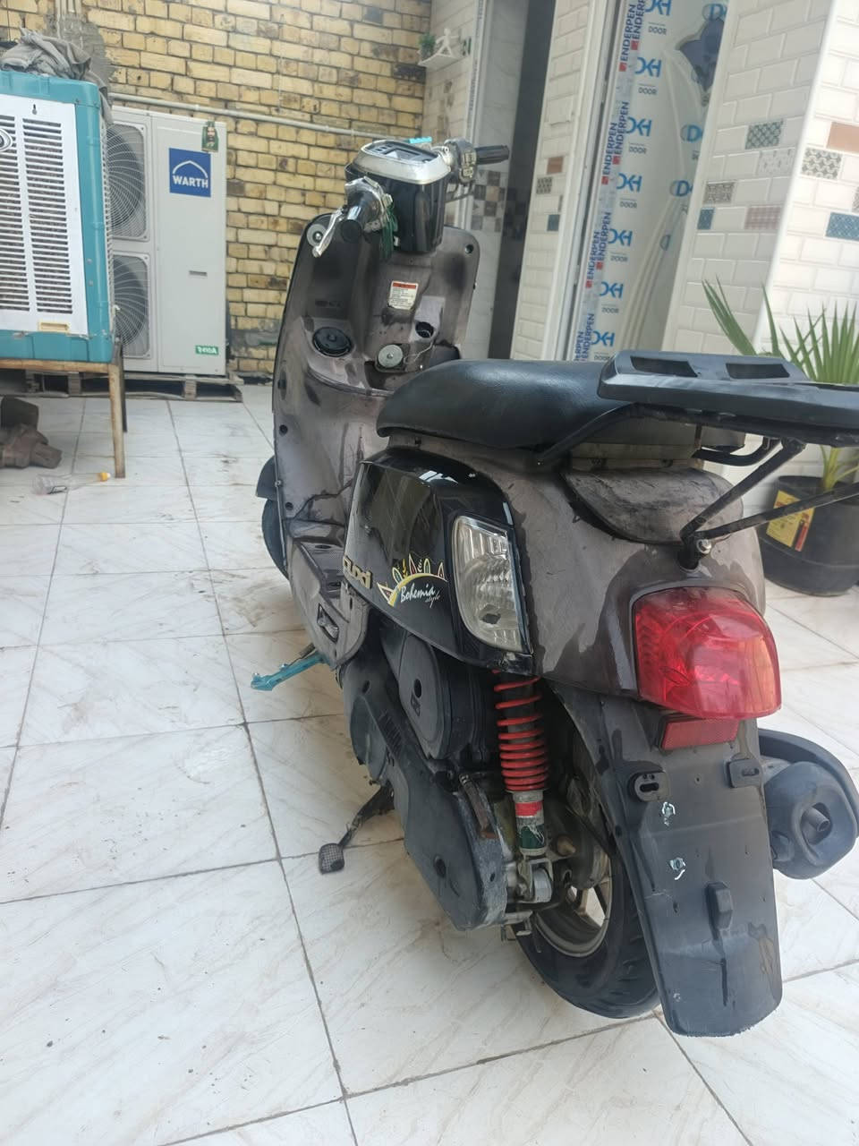 سلام عليكم 
دراجه بوليس ختم واحد
للبيع سعرها مناسب وبلاش دراجه كلشي ماعوزها مفتوحه ولفات فقط ومكينه خرسه عوزها ترتيبات بسيطه دراجه شلعه ومعدل خير من الله
كلشي كتبت نكره سلف
وياله تزويد 
كهربائيات كلها شغاله
سعرها 425 بيها مجال قليل كلش 
مكاني بلقاسم
***********
