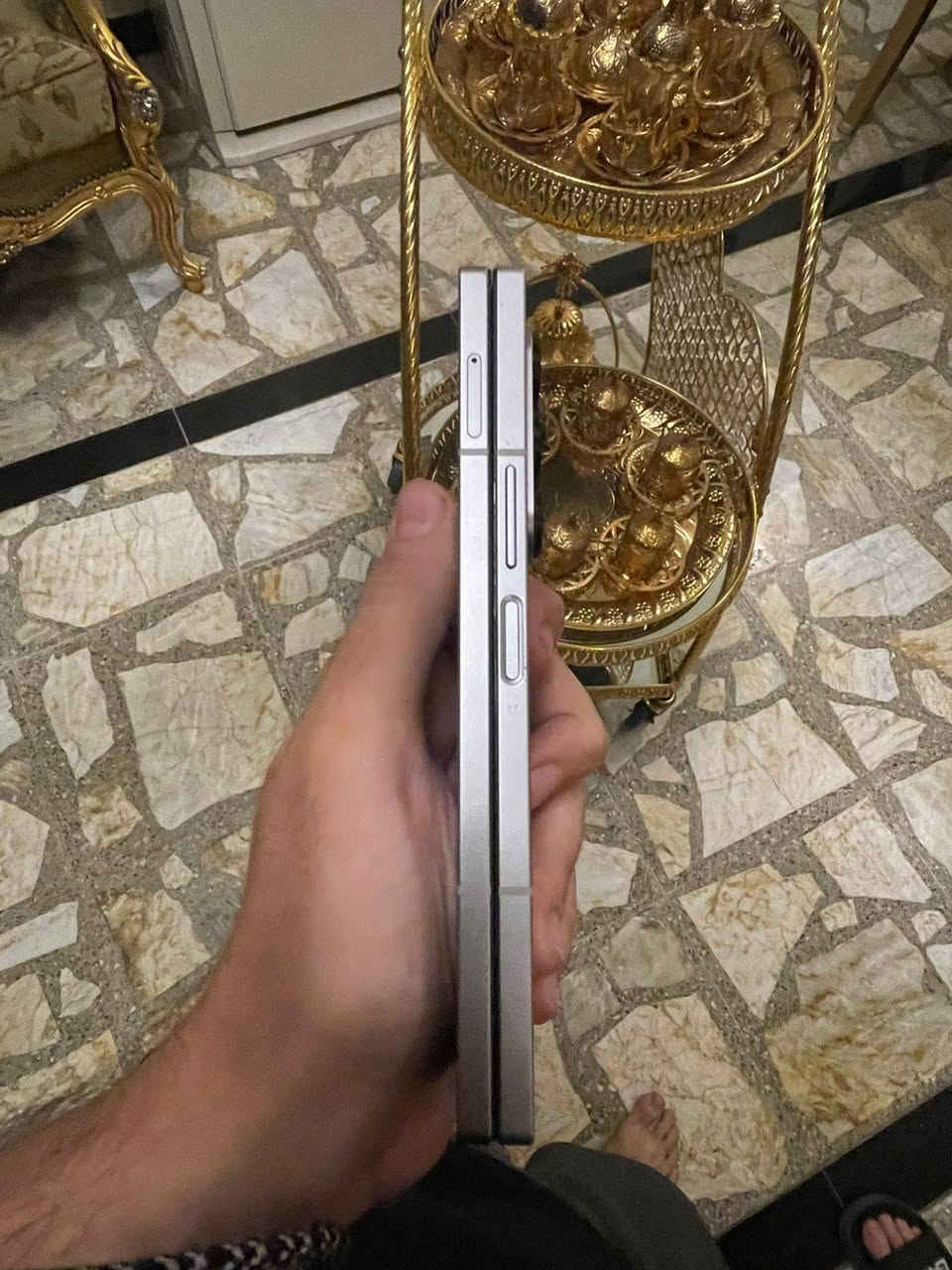 Z fold 6 256gb
السلام عليكم
سامسونج زد فولد 6 بي نقطة بالشاشة وضحتها الكم بالصور 
باقي الجهاز ما بيه اي شي 
ملحقات كارتونة وشاحنة من زندور اصلية 
السعر 750 الف وبي مجال قليل
مكاني بغداد حي الجامعة
***********
