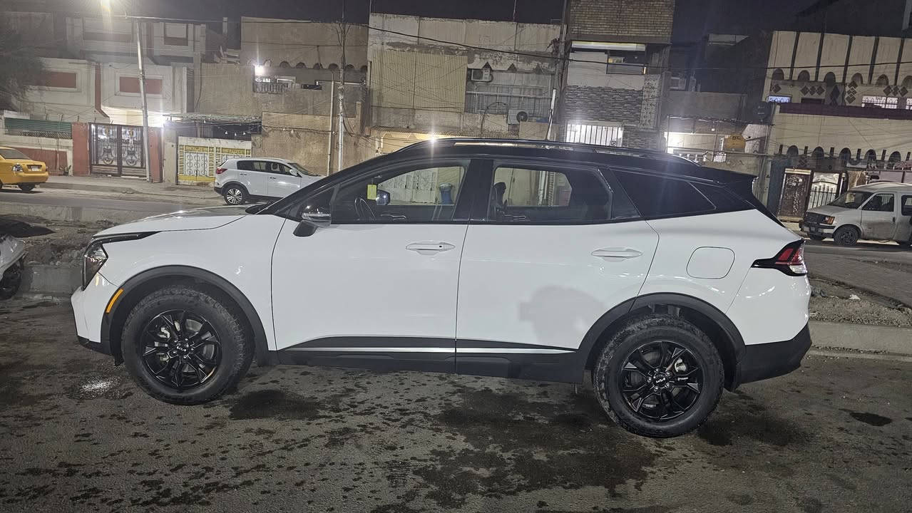 كيا اسبورتج X برو فول موصفات بانوراما كشنات جلد وكهرباء  شحن  واير ليس  جنطه شفط تشغيل عن بعد. ويل اسود  بعد بيها اهواي موصفات.  رقم بغداد بسمي صبغ جاملغ  بابين   بدون شاصي ولغد صبغ تكمه الباب  فقط  السعر ١٩٠.    ***********
