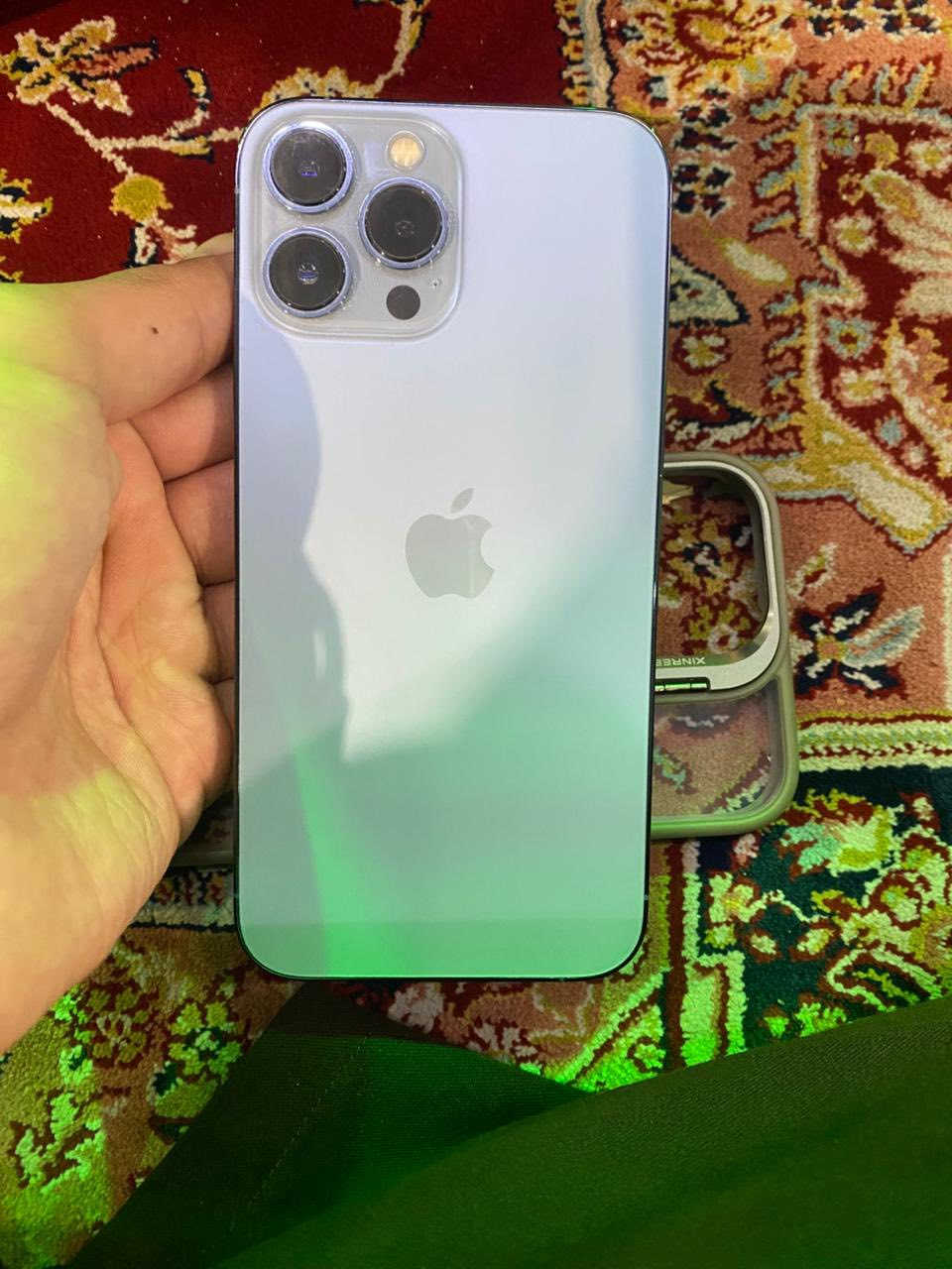 سلام عليكم 13 برو ماكس أمريكي وتر برغي ممفتوح بي ع فحص كامل ملحقاته بطاريه 83 بلادي مكان ديوانيه مركز واتساب متواجد ***********
