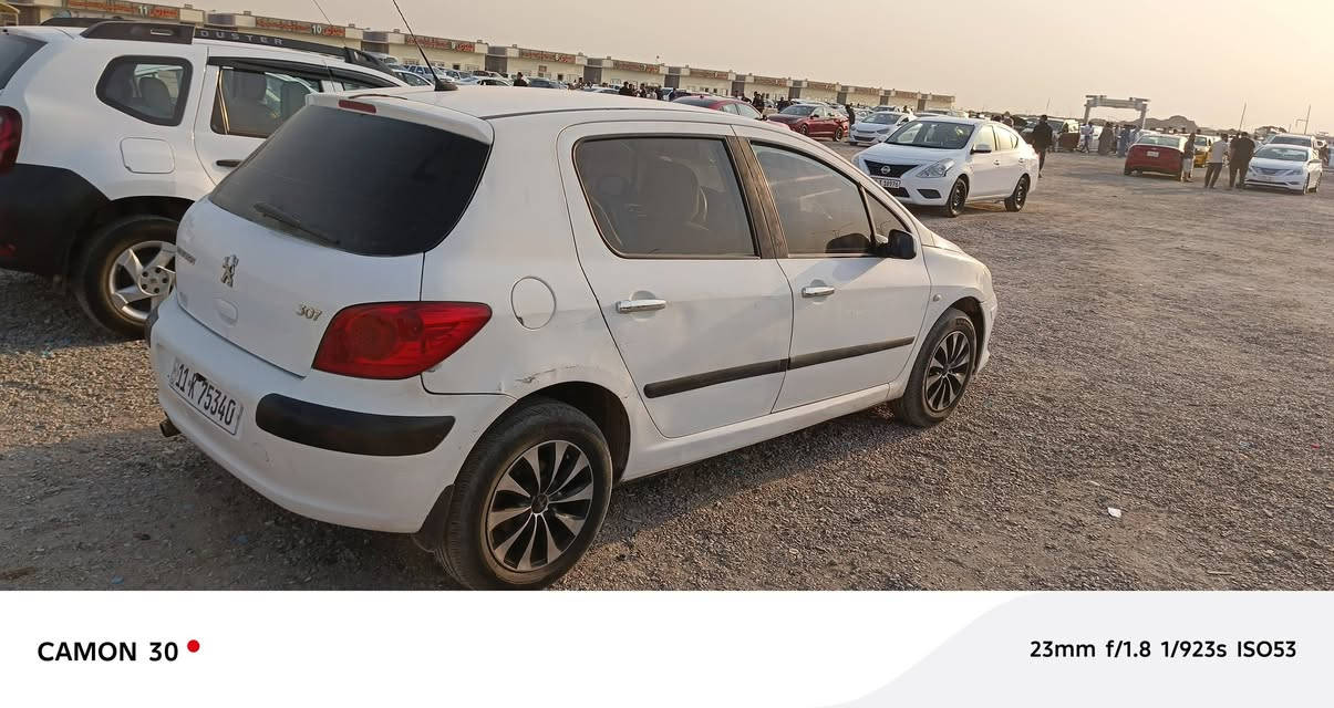 بيجو فرنسي 307
موديل 2006
محرك ابلاد 
السيارة جاهزه من كلشي 
تبريد ثلج
رقم الجديد
السعر 50 ورقه 
رقم الهاتف ***********
