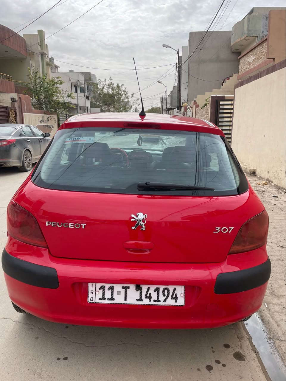 بيجو 2005
شاشه كامره
اوتماتيك 
شرط كير ومحرك 
تخم تاير جديد 
باتري جديد 
صدر جديد 
سنتر لوك 
كهربائيات كل شغاله شرط 
السياره صبغ عام 
السياره خير من الله بس شغل وطلع ماتصرف عليه ربع دينار مال جناي 
السعر 51 وبي مجال كلش قليل 
*********** 
مكان السياره كركوك كركوك, العراق
