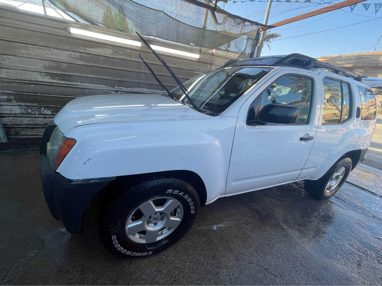 سلام عليكم نيسان اكستيرا وراد امريكي موديل 2008 حادثه امامي بدون دواخل مكفول وبيه بالجاملغ الخلفي جهة الصدر ضرب بالعراق  ومصبوغه حزام تبريد صدر تايرات كلهن جدد السياره عليه ادامه كامله كل نقص مابيه 
السعر 83 وبيه مجال مكاني بغداد *********** ترهم مراوس بغداد, العراق
