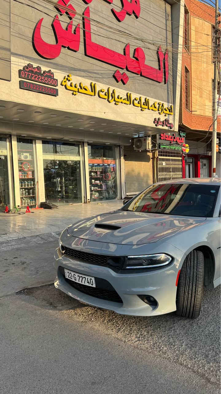 جارجر ارتي سوبر تراك 
موديل ٢٠٢١ 
لون سموك 
ماشيه٤٣ ميل 
رقم اربيل شبه مميز 
صبغ قطعتين جاملغ وبنيد 
عليها اضافات دركه هيلكات + شوته موبر + كزوز دبات سود + كزوز كتم بلادي تاخذه وياها 
مبرمجه يم مصطفى ايكل سيفتي 
مكانها كربلاء 
*********** كربلاء, العراق
