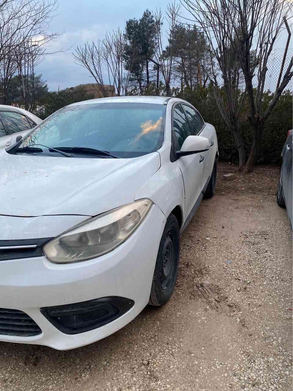 بوناوی خوای گەورە 
ئادمینی گوڵ🌹
ڕینۆ فلونس ٢٠١٣ گێڕو مەکینە بیلاد بەشەرت بەس ماشەلای ئەوێ سەنەوی پلاستیکی ئەسڵی و پاکانەی لەگەڵە بەشەرت براوەو موسو ئەوەلیات مەفرەزەو مرورو دارو بەرد 
کارەبی هموو گیانی بەشەرت ٤ تایەی لۆکی لەژێرە دەعمو لێدراوی قورسی نیە ٣ بۆ ٤ پارە جە بۆیاخە بە حیزام ئەی فرۆشم ئاوێنە کارەبای سوکان ڤۆلێۆم گەرمیو ساردی بەشەرت سەیارەکە بیانو برە ماڵی دۆستە 
ئەگەر موشتەرت نیت سەرمان مەئشێنە ٤٥ گەڵاو مەعامەلەیە برایانە 
*********** ڤایبەرو واتسئاپ لەسەرە السليمانية, العراق
