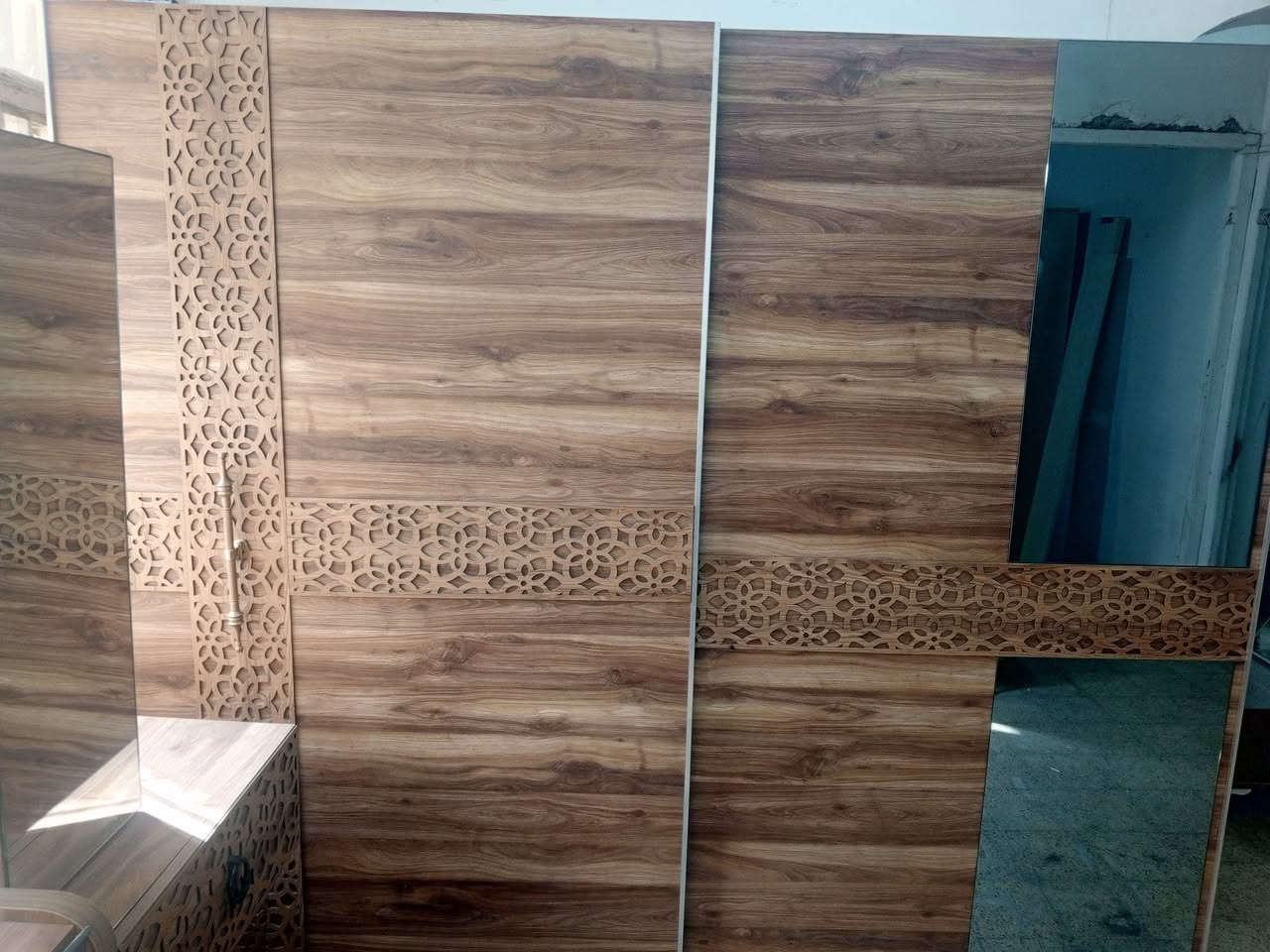 غرفة نوم تركي مستعملة تتكون من6 قطع نظافة 95%100 عنوان المعرض.   
معرض الحياة ..موصل سايدين القادسية الثانية مجاور مجمع الضمان الطبي او شركة أسيد للاتصال او الاستفسار ***********
***********
يتوفر واتساب الشد والنقل مجاني داخل الموصل وضواحيها
