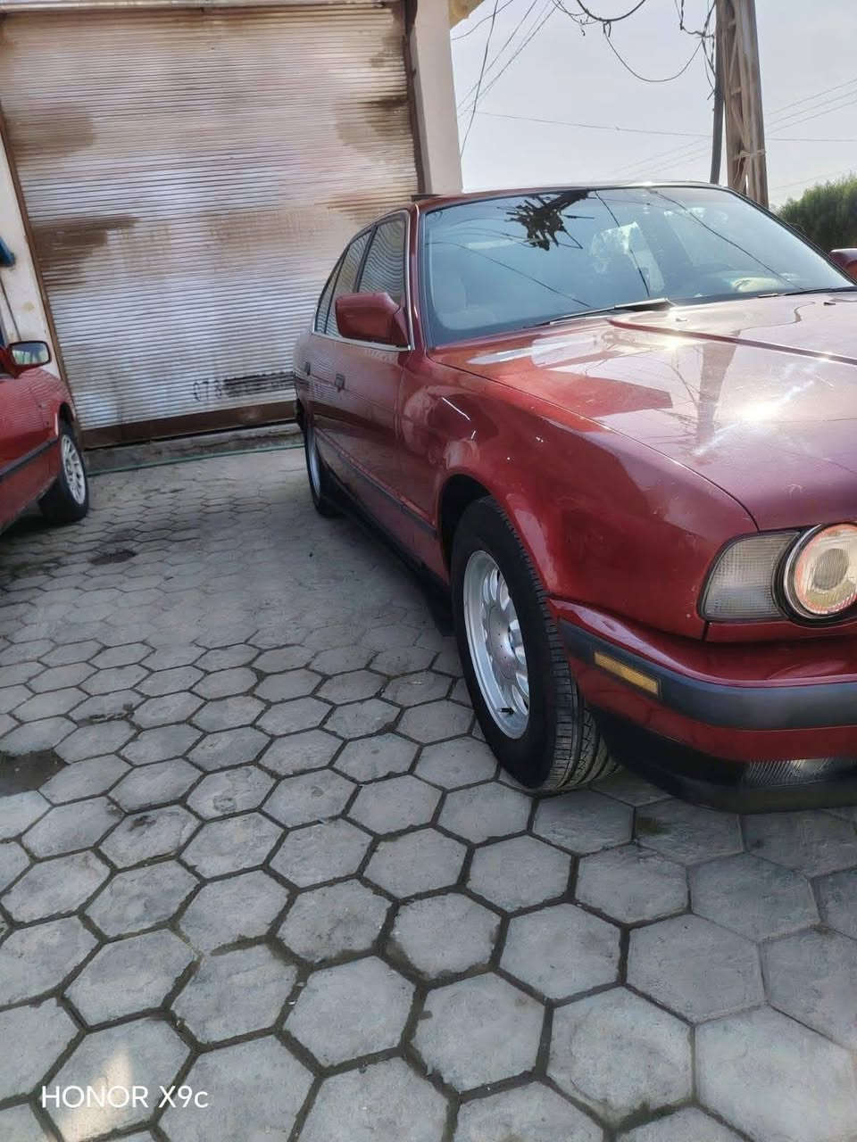 السلام عليكم بي ام للبيع موديل 1991 حداديه تخم تاير ويل جديد منضومه بريك وبنزين ولايت كله جدد سياره مناقصه برغي كير عادي مكينه 20 مسكر عدل بيه خيط تبخير سعر 50 وبيه مجال مكاني نجف ***********
