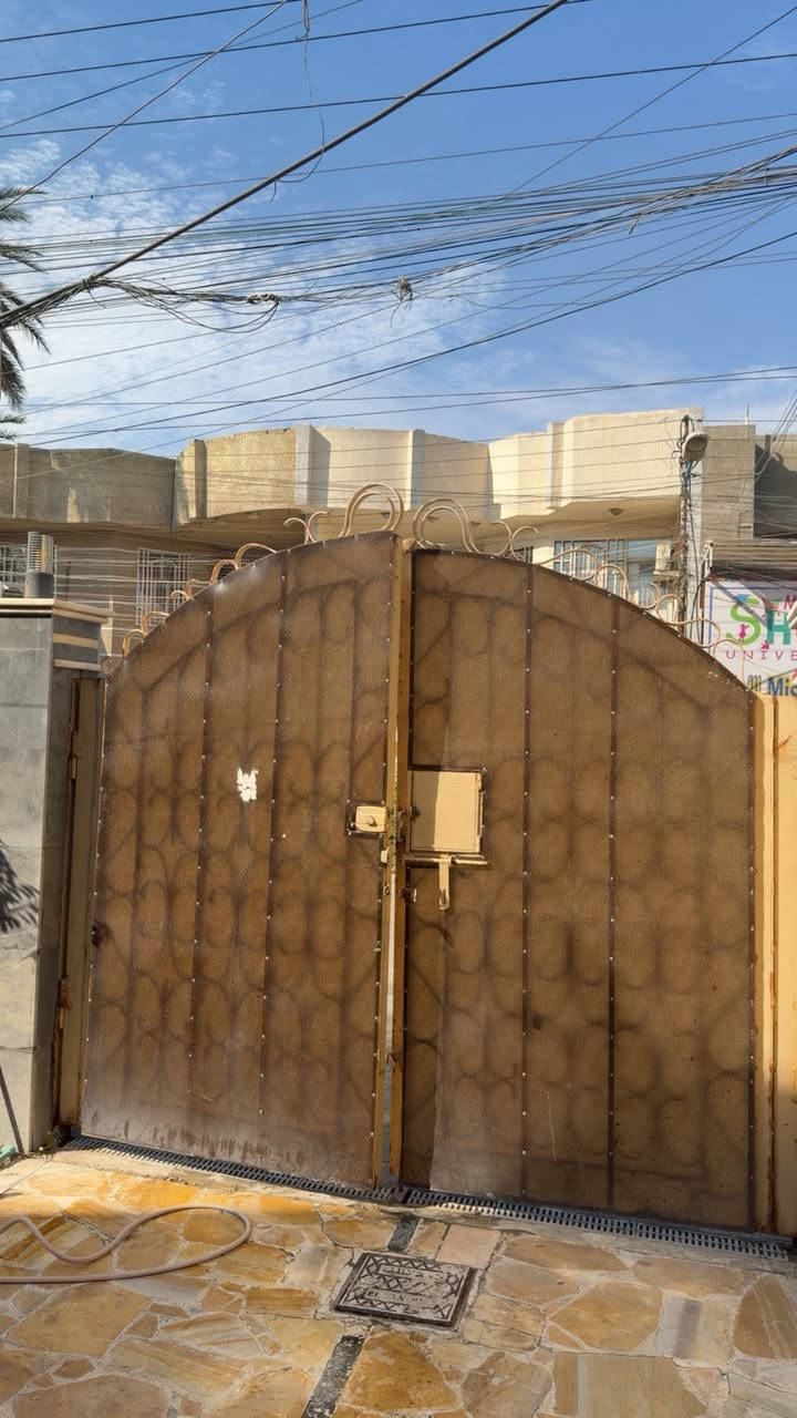 باب خارجي حديد ثكيل للبيع
حي البنوك 
***********
