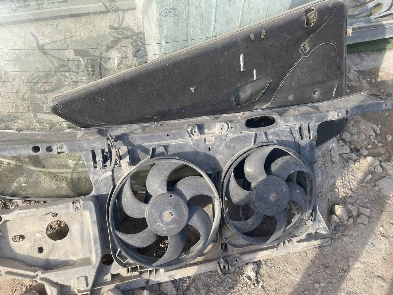 سلام عليكم غراض تفصيخ للبيع العنوان بغداد الأمين الثانية للاستفسار ***********  اتصال 
*********** واتساب
