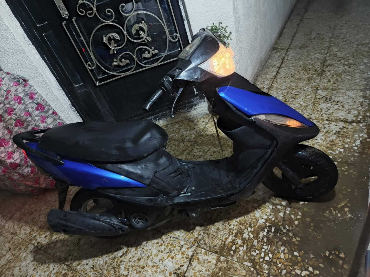 سلام عليكم دراجه ماكس عدله للبيع نقص بس باتري تشتغل هندر حاليا مكاني جزيره بغداد السياحيه رايده 375 
رقم تلفون ***********
