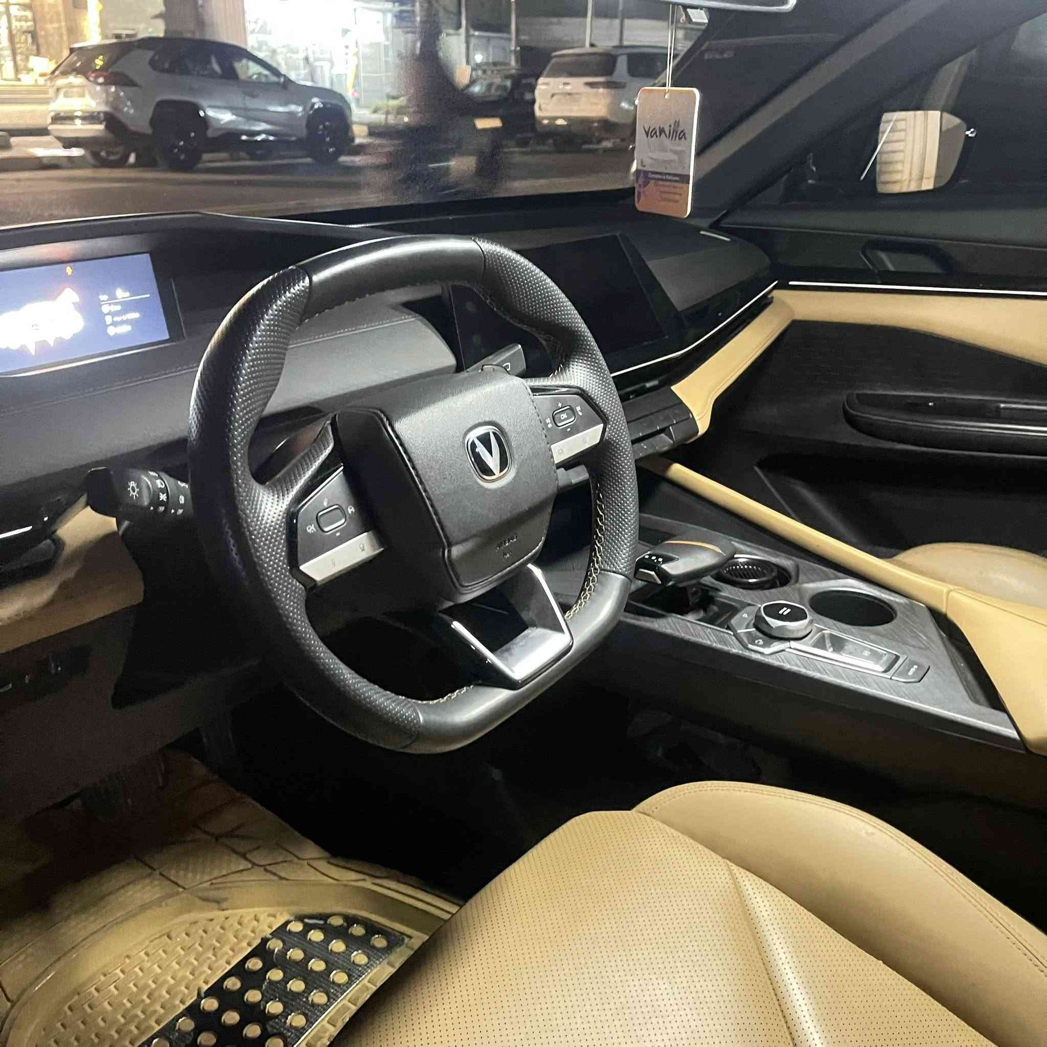 السلام عليكم...
شانجان يوني في 2024 خليجي صنعت لدول الخليج الوطنية

سيارة بأسمي رقم بغداد تحويل ثاني يوم

ماشية 55 الف نظيفة جدا

مواصفات الفول

محرك 1500 تيربو مع كير DCT دبل كلج 7 نمرة

ترايها زيرو بانزين تمشي محسن عادي بدون أدوانز نهائيا

سيرفسها كلة بالشركة 

بانوراما

بصمة  

تشغيل عن بعد

يدات شفط

مري شفط + هيتر + اشاير

جنطة كهرباء

كشنات ال 2 كهرباء

داخل جلد

كشنات تبريد

شاحن لاسلكي

ثلاجة 

4 وضعيات قيادة

تحكم بوضعية مود الاستيرن

شفتات ستيرن 

انارة داخلية متغيرة

كاميرات 360 درجة مع خاصية DVR تصوير دائم أثناء اطفاء السيارة

حساسات 360 درجة

اوتو هولد 

ترحيب اثناء الاقتراب

فتح الجنطة عند الاقتراب جنطة لمس كهرباء الفتح وبالعكس 

 رادار امامي مانع تصادم + تحديد مسار + مثبت كروس 

كزوز بلادي رياضي  

اربع جام اوتو عند غلق السيارة تنغلق 4 جام + بانوراما والعكس كذلك

تخم تاير جديد 

السياره مكفولة عداها بيها شخط بالدعامية مبين بالصور ورصعة بالباب الخلفي ترهم بيدي ار 

بغداد الكرخ ١٤ رمضان للتفاوض للشراي 

***********واتساب 

اواتصال
