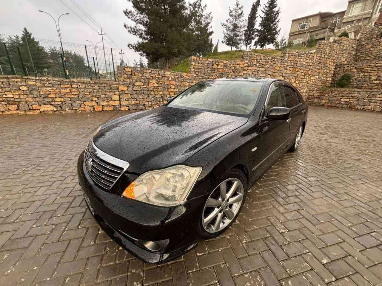 بەناوی خوای گەورە.
توێتا کراون شاهینە مووس  ٢٠٠٦  بەسمە ڕەساسی   شانسی ١٨٠ گێڕ گەورە مەکینە بچوک. ئاڵتونی بازاڕ  ٢٠٤ کم حقیقی ڕۆشتوە گێڕ و مەکینە بە شەرتی ١٠٠ فیتەر تەقەو ڕەقەی بەشەرتی ترایی  کارەبایی هەمو گیانی بە شەرت شاشە و کامێرەیە ١ کوشن کارەبایە   سێ دوگمەیە پەردیە  ڕۆیاڵە کراوە بە سپۆڕت ویل دینگەیە شاشە و لەمسی شاشە مەزبوت بەشەرت  ئاوێنە شەفتە لایت ناوچەی کوێر  بەسمە حوڕ کراوە کونی گەرمی گیراوە جامی پێش و پشتی هەڵگیراوە  دەرو ناوی لۆک نمونەیە لە جوانی و پاکی فۆڕمیکا کانی نەشکاوە لۆکە  سەقف و حیزام و کەڤەر و دەعم و شانسی بەشەرت تەبرید سارد وگەرم لەسەر سویچ  ڕۆنی مەکینە و هایدرۆلیکی  گێڕ تازە گۆڕدراوە  کامل مەسروف کراوە ماڵی دۆستە بە مانای کەلیمە پێویست بە وەسف ناکا  تەنها فرۆشتنە قیست و قەرز و گۆڕینەوەم نیە 

شوێن:هەڵەبجەی شەهید 
ژمارەی ڤایبەرو وەتسئەپ:***********
