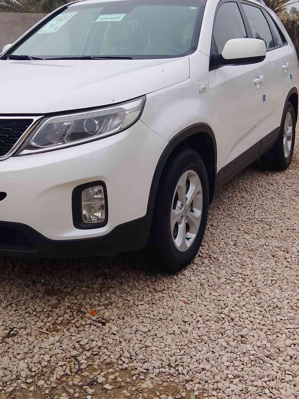 سورنتو البيع 
مديل 14 
مكينه 2400  بيها براد قليل 
رقم اربيل بيها وكاله عامه من اربيل 
السعر 160 بيها مجال مكانها الدوانيه ***********
