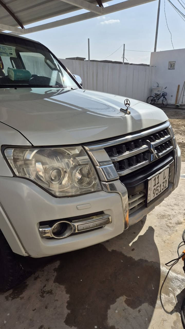 السلام عليكم
باجيرو موديل ٢٠٠٨
رقم سنوية هزة كله جديد 
بية صبغ كد شبر  بجاملق الأمامي جهة السايق باقي الموصفات معروفة الباقي مكفول 
***********
 السعر ١٣٠
