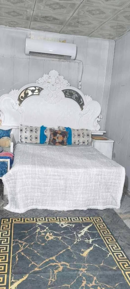 مستعجله ع بيع اخوان عدنا عملية
سلام عليكم عندي غرفه عراقي طابقين للبيع أمانه الله قويه تفصال
بس انه صابغته بالبيت جان لونهه ماعاجبني وصبغتهه صبغ اخشاب 
تتكون من 9 قطع اريدهه 800 الف 
 
عنوانا ناصريه الفداء شارع ابو لبنان قرب حسينه ائمه البقيع


**إذا كنت صاحب هذا الإعلان وتريد حذفه لأي سبب، رجاءا أرسل رسالة إلى الدعم الفني**