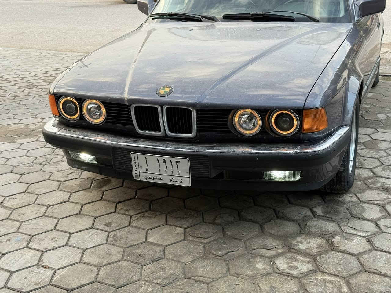 سلام عليكم بي ام 735 اصل بليته وسنويه وارد اوربي
 م.90 رقم مميز 1913 كربلاء مشروع وطني
محرك نظيف مع دهن جديد كير اوتو نظيف 
4 جام كهرباء غرفه صاج
دبل جكمجه/دبل كمبيوتر/دبل هورين /دبل مروحه
تخم ويلات وتخم تايرات جدد
تخم لايت جديد ويه بلاجكتر جديد البجم كله زنون 
حداديه امامي خلفي نظيف
سمعات مسجل شغل 
بور ستيرن جديد شرط 
تبريد قطعتين والكشنات تدفه 
تبريد كامل بي ثقف من كدام
داخله نظيف  خارجه لطيف مصبوغه عام  
مكاني نجف *********** /السعر 50   مجاله حك نواقصه / تحياتي للجميع
