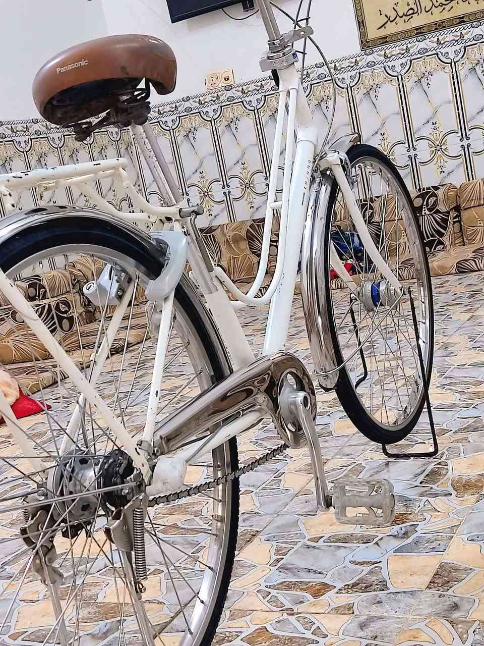 سلام عليكم باسكل بالة ياباني للبيع حجم 26  الباسكل نضيف الويلة والچاملغات استيل حساس ويل ورة وكدام بي عقرب 3 طكات
السعر 120 وبي مجال 
المكان نجف حولي شارع 30 
الاستفسار ***********
