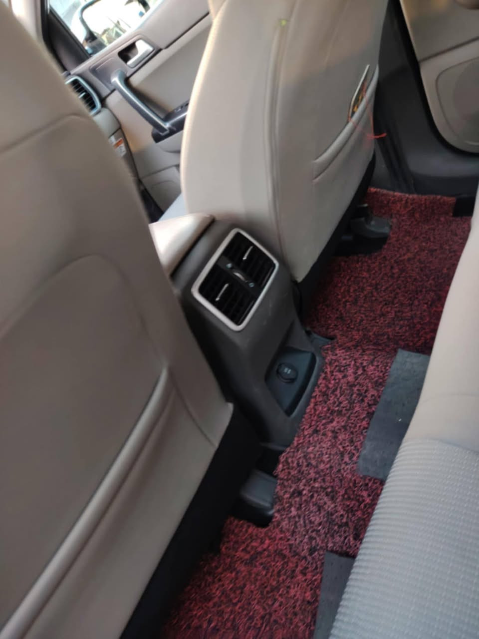 سبورتج. ٢٠١٨
نص مواصفات  
وارد خليجي  رقم بغداد الجديد 
موديل 2018 ماشيه97 كيلو حقيقي دك جرص
حجم المحرك //2000 (دوش ) مكان السيارة بغداد الدورة السعر 183 وبيه مجال بسيط 
اللون ابيض صدفي 
المواصفات 
1- سويج عدد ٢
2- كشنات مخمل 
3-اشاير مري 
4-مري شفط
5-سستم صوت 
6-تبريد وتدفئة
7- زراك امامي 
8-حساسات امامي خلفي
9- ثلاث وضعيات قياده
10-سايد بريك بالرجل 
11-كامرة خلفيه
12-لد نهاري
13-تحكمات استيرن جهتين
14- تبريد قطعتين 
15- مثبت سرعة
بيه بارد بية تحكيل كارت وباقي السيارة مكفول 
رقم صاحب السياره ***********
