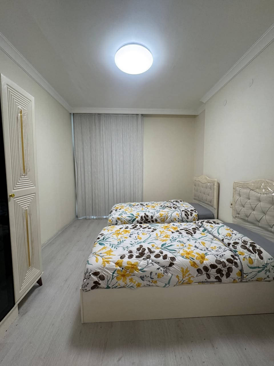 ▪️شقة    مؤثثة  للأيجار ▪️
في مجمع لالاف ايربورت ڤيو / بين امباير والمطار

غرفتين نوم

مساحة 108م

صاله

-مطبخ

-صحيات

-طابق 16

-واجهة خارجي

للاستفسار اكثر اتصل على الرقم ***********
