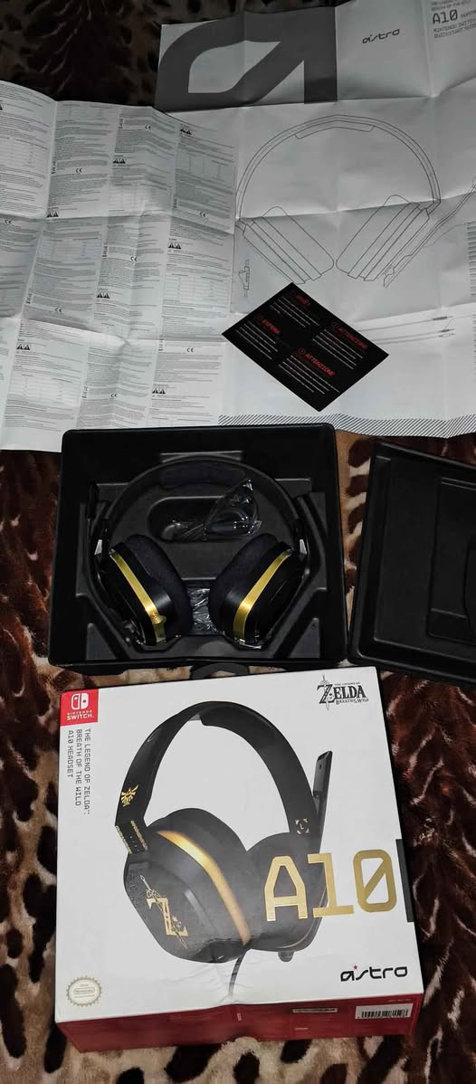 Astro A 10 
من النوادر نسخة ZELDA 
 جديد لوك كامل 100٪ 
مع كتيبات خاصة 
والكيبلات المميزة الخاصة بها Singapore


**إذا كنت صاحب هذا الإعلان وتريد حذفه لأي سبب، رجاءا أرسل رسالة إلى الدعم الفني**