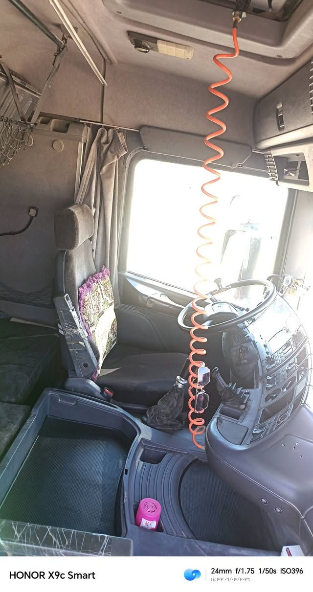 سلام عليكم  گلابه سكانيه  موديل 1997 شاصي بلادي محرك وگير شرط سنكل جوبلس مكان صلاح الدين رقم تلفون ***********
