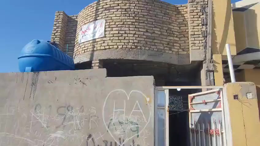 السلام عليكم بيت للبيع المساحه 100متر واجهه 5 نزال 20 حي طارق القديم مدخل السمجه السعر 45 وبي مجال بسيط بيت ما بي أي نفص ومنطقه كامله مجاري وتبليط للستفسار ***********
