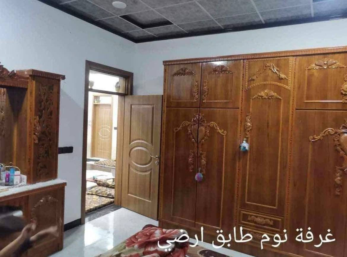 اعلان رقم  1
عمارة للبيع حي سومر قرب جامع قباء 

253م ( 22✖️11.5 ) بيت + ثلاث محلات + ثلاث شقق 
الوارد الشهري 1.200.000

💲السعر على تلغرام 
https://t.me/walidhamo
🏢 مكتب النجمة للعقار
📍 الموقع: بعويزة – قرب محطة السادة
📲 ***********
📲 ***********
