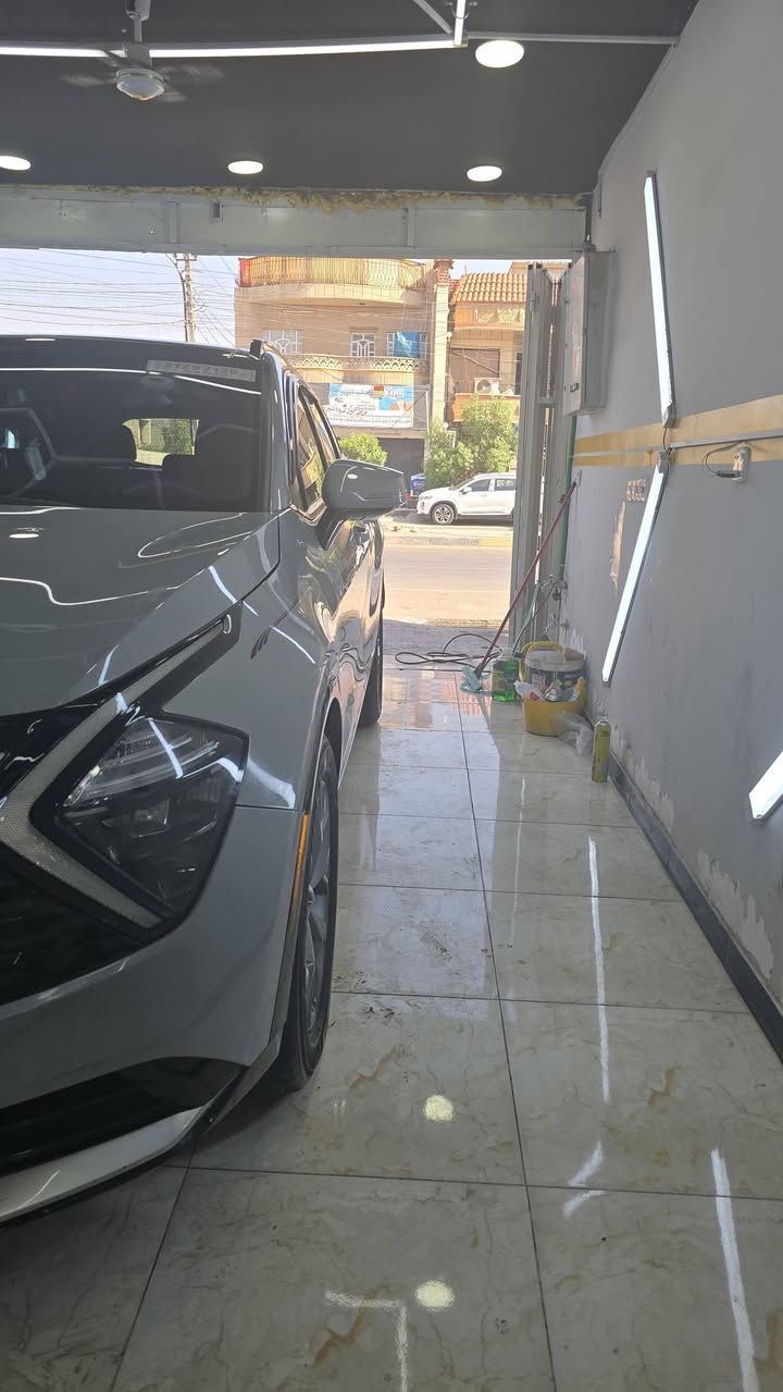 فول مواصفات
1. بانوراما 
2. رادار 360 درجة 
3. كشنات مشمشي تدفئة فقط 
4. لون مميز 
5. رقم بغداد تحويل 2 يوم 
6. ماشية 26 الف 
 بيهه بعد هواي مواصفات 
السعر 240 ورقة 
بغداد حي أور ***********
