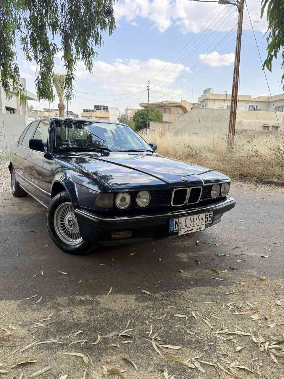 السلام عليكم للبيع            بيئمBMW 735
موديل 91 
شرط محرك 
تبريد شغال ثلج 
اربع تايات جدد 
كشنات جلد 
جامات كهرب 
شرط رقم الماني  
صبغ فقط جماليه 
سياره شرط مابيه ضرر 
المكان موصل حي الطيران 
السعر 52وبيها مجال 
رقم الهاتف 
*********** 
متواجد واتساب***********
