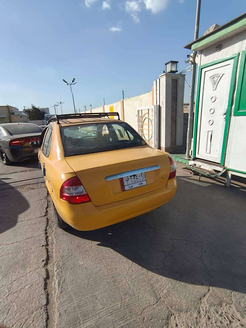 السلام عليكم
طيبة للبيع موديل 2015 سيارة خير من الله كير ومكينة خير من الله معمرة خياسات وكهربائيات كاملة تخم تاير جديد داخلهة  نضيف والسيارة كاملة 
السعر 38 وبيها مجال 
مكانهة جسر ديالى القديم فلكت المدائن 
***********
