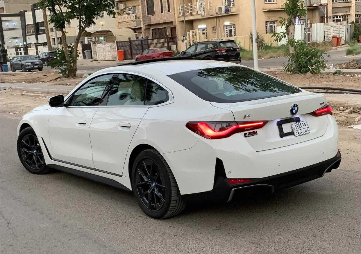BMW i4 Edrive40 2023
كهرباء بالكامل

المواصفات :
بطارية 84 كيلو واط  
(الشحنة تمشي 400-500 كيلومتر)
بانوراما لايتات امامية متحركة📮

عدسة Adaptive laser led 
حساسات امامية وخلفية 
رادات جانبية وامامية
كاميرا  خلفية 

توقف ذاتي 
تنبيه اصدام للمركبات وللاشخاص
محدد ومثبت سرعة + تنبيه الخروج من المسار
نظام الترفيه idrive 8 احدث نظام 
ممكن عرض خريطة ويز على الشاشة الاماميه (امام السائق)
المسافة المقطوعة 21000ميل 
مقاعد كهرباء +
اوامر صوتيه في النظام الترفيهي 
السرعة من 0-100 خلال 5 ثواني 
حادث السيارة : الجاملغ الخلفي فقط معدل بارد مرشوش نصه
بدون ايرباك (ايرباكات سليمة )

رقم الهاتف … متوفر واتساب :-:-: ***********

