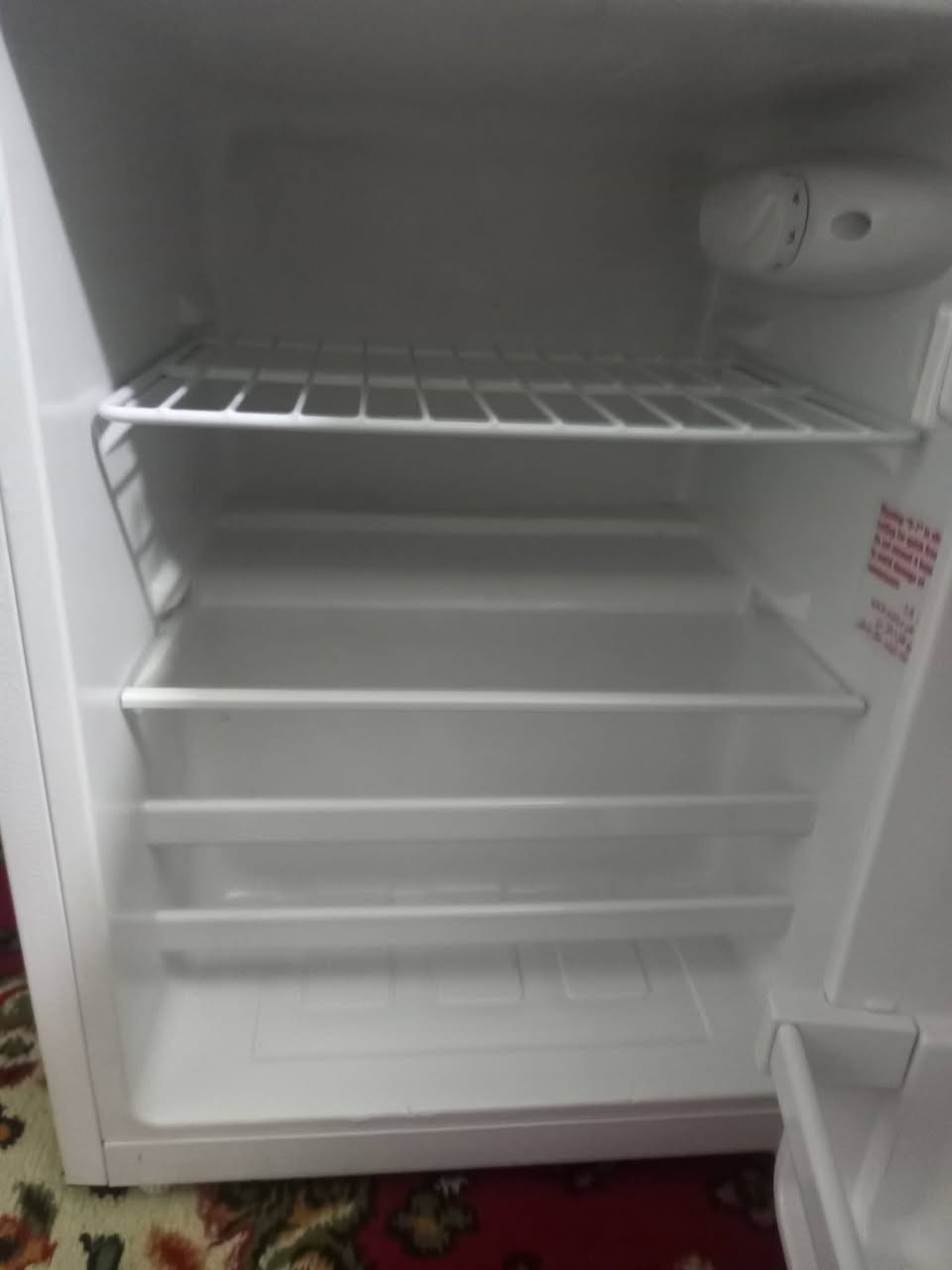 السلام عليكم
للبيع ثلاجة استعمال اقل من شهر السعر ٩٠ ألف وبيها مجال الزعفرانيه شارع الكهرباء ***********
