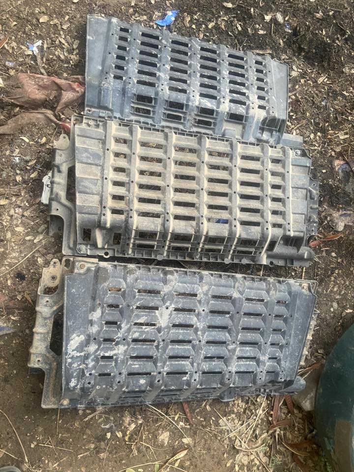 السلام عليكم زوج وياله مع التايرات واحد من الوياله بلادي مامصبوغ ب55وبيهن مجال سطاب اكسلات مال نيسان عاليه كاملات واحد كايم والثاني مابي شي والفلنجات مابيهن حاشيه قيم بلي يرضي الله غلاف سبير قيم بلي يرضي الله غلاف مال راديتر تبريد عدد3قيم بلي يرضي الله مكاني بغداد ***********
