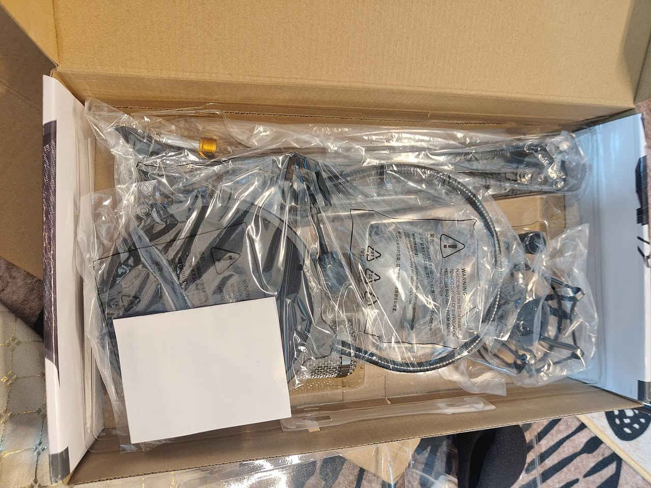 موجود قطعه واحده البيع
الشراي يتصل ***********
