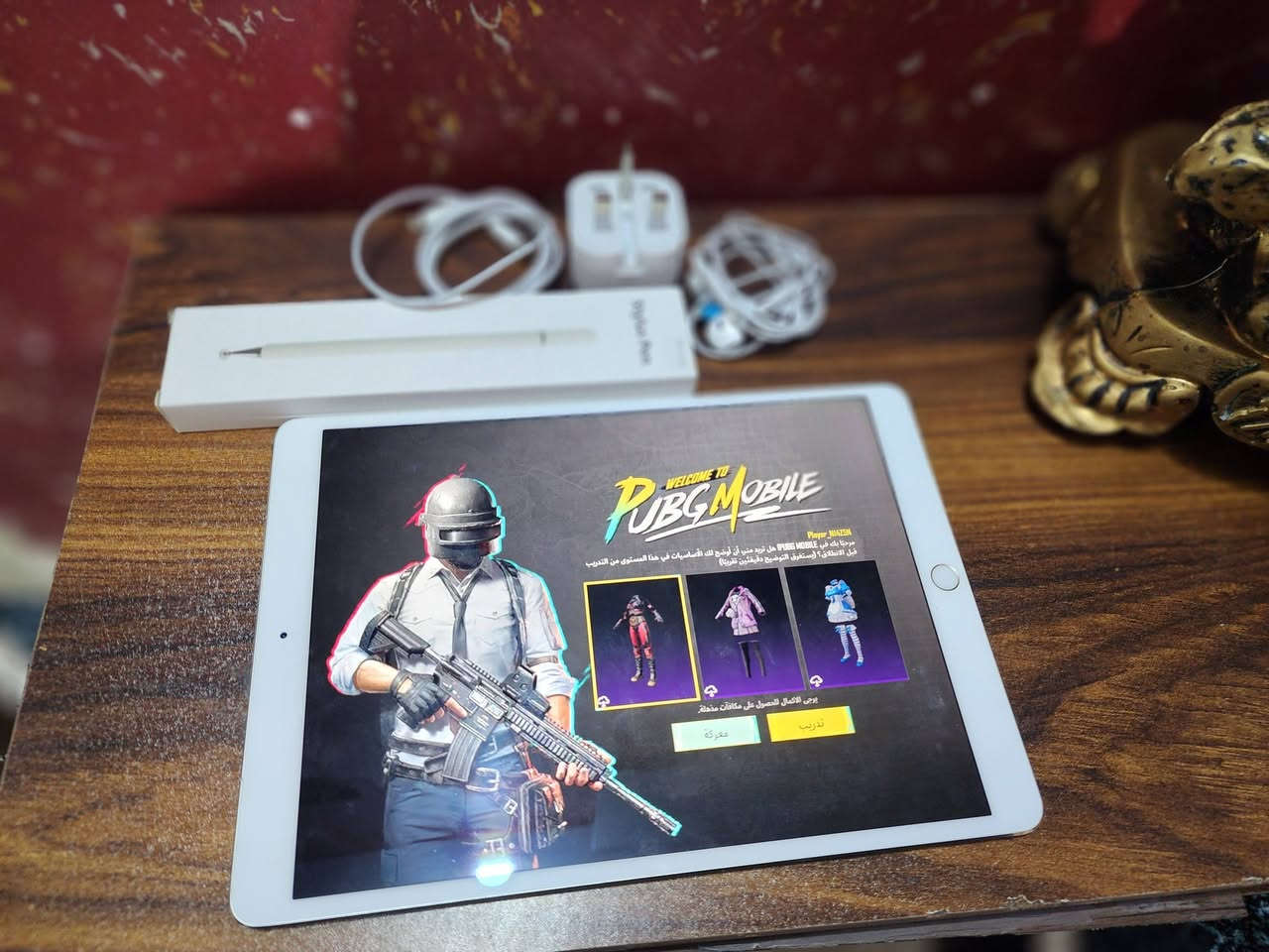 ايباد برو 10.5 جهاز نضيف مكفول ذاكرتة64 اربع سماعات استريو ،شاشتة 120هرتز سريع وسلس وياه سماعات وشاحنة وقلم تايبسي ولاسق شاشة 230 نهايتة ***********
