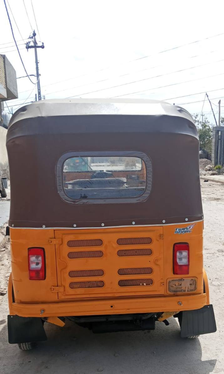 تكتك 18 اوراق جاهزه مكانه واسط نعمانيه
سعر 4250 وبيه مجال الاستفسار ***********
