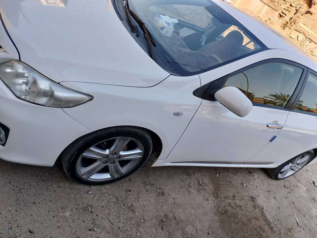 سلام عليكم كورله لبيع 2012 بيه خمس قطع صبغ بدون دوخل رقم سليماني وبسمي مكان السيارة سامراء ***********
