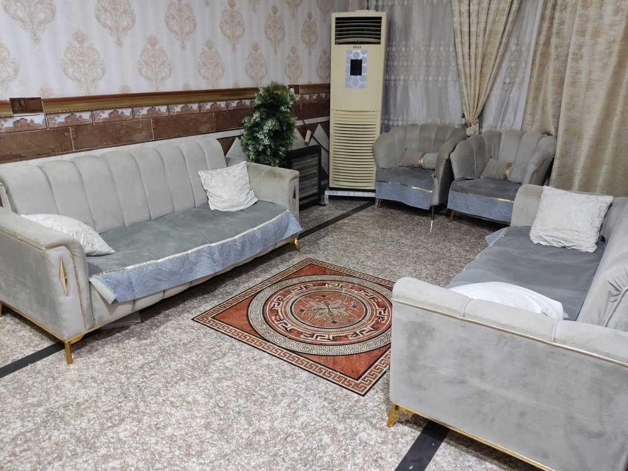 يالله ..بيت للبيع في نهاوند الثانيه قرب مدرسه الوقف الشيعي ومدرسه عزيز العراق .البيت طابقين حديث نظيف والبيت فارغ حاليا لتفاصيل اكثر الاتصال ***********
